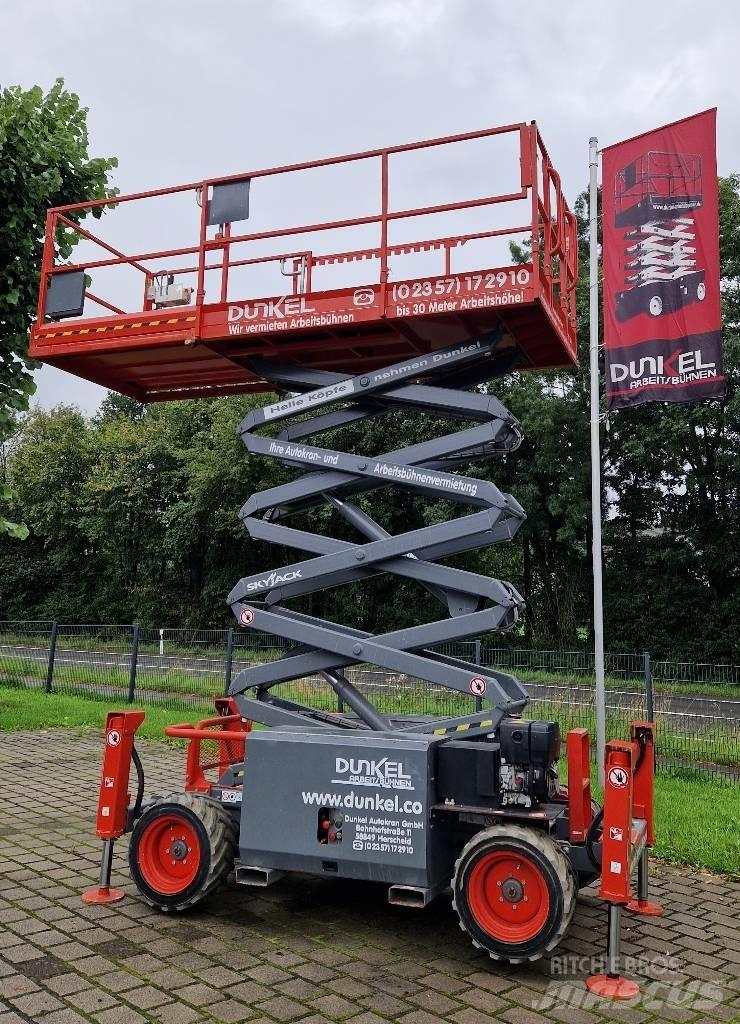 SkyJack SJ68832 RTE Šķerveida pacēlāji