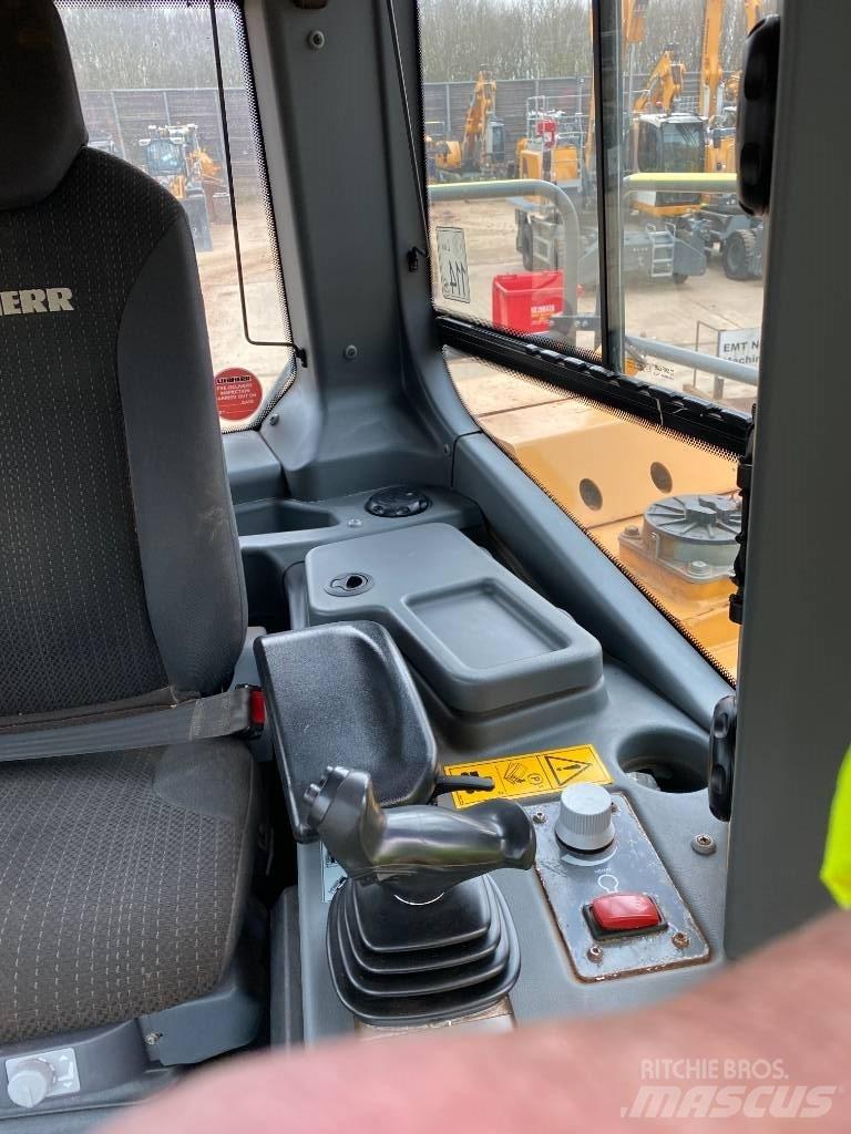 Liebherr PR 766 Kāpurķēžu buldozeri