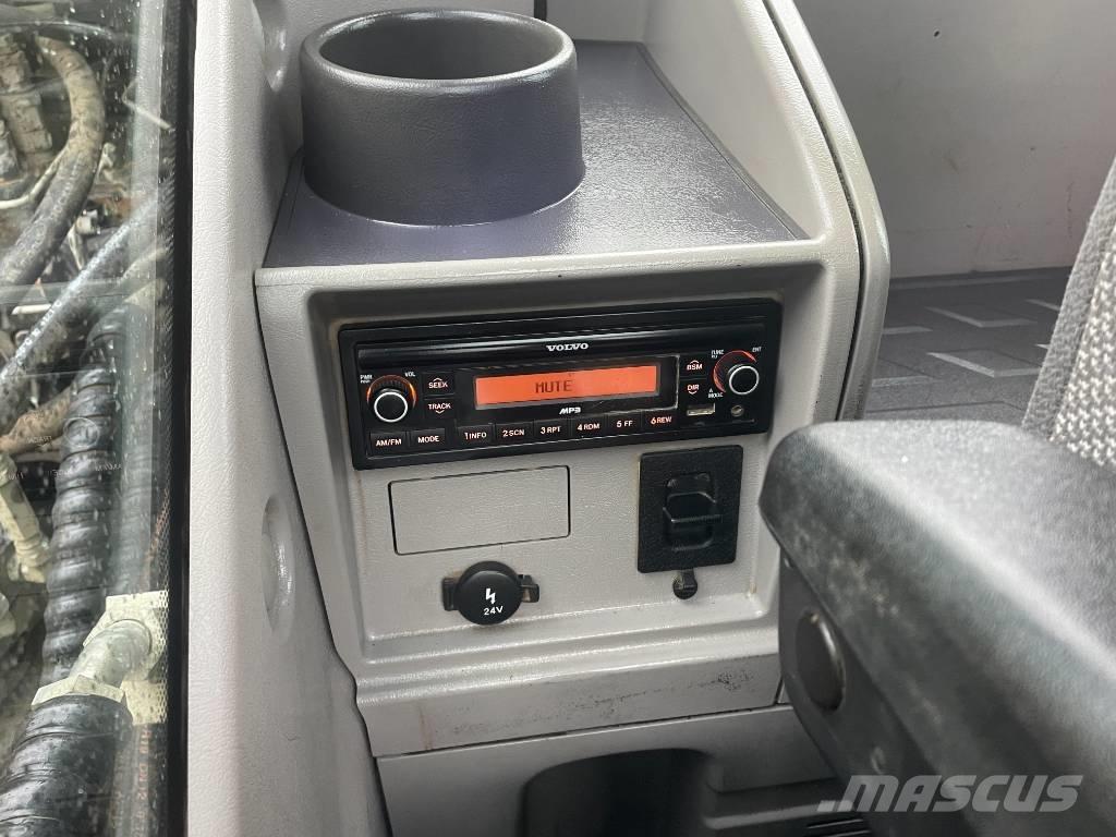 Volvo EC 140 EL Kāpurķēžu ekskavatori