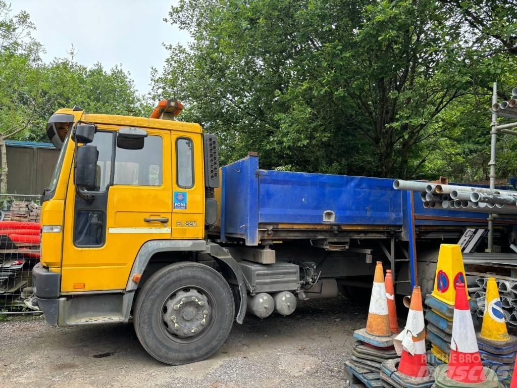 Volvo FL 220 Platformas/izkraušana no sāniem