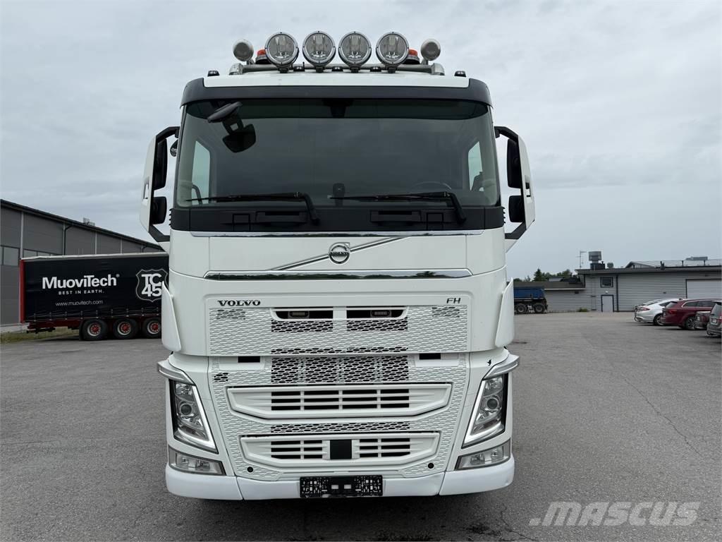 Volvo FH 540 8X4 Treileri ar āķi