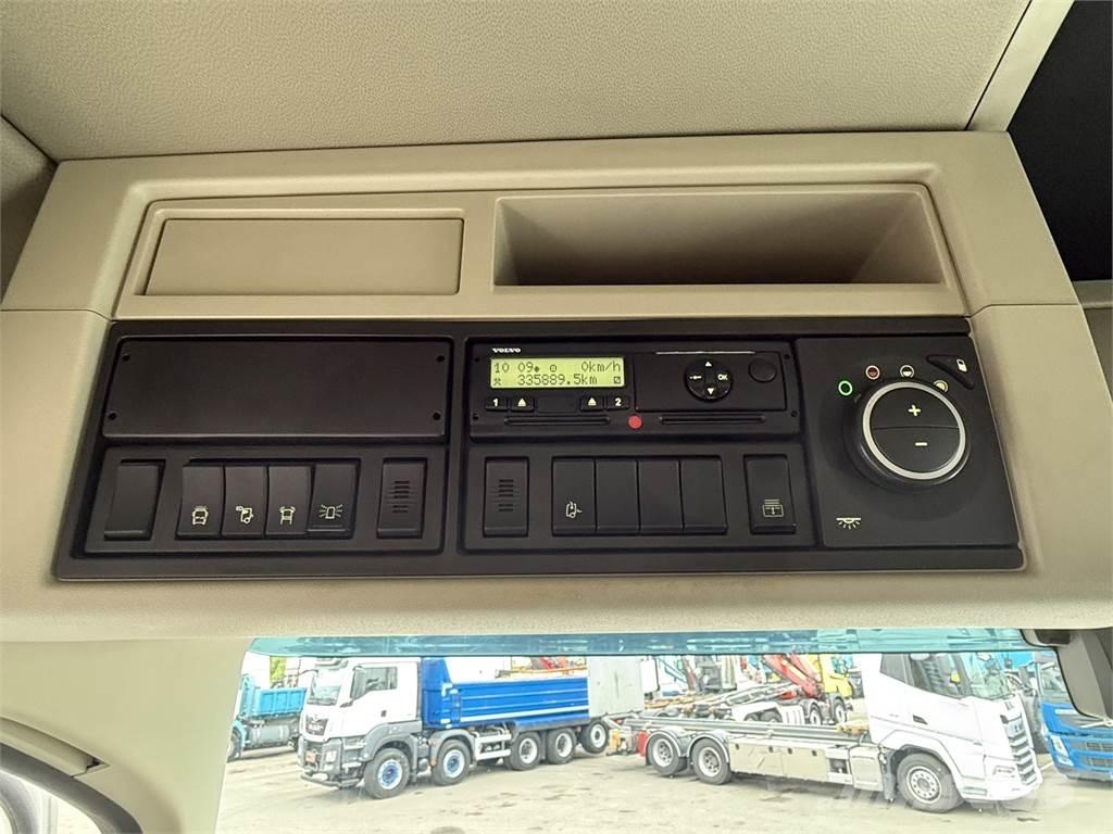 Volvo FH 540 8X4 Treileri ar āķi