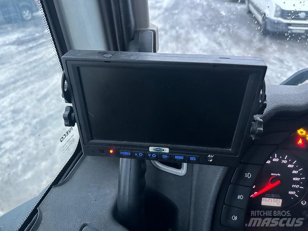 Iveco X-Way 560 8x2 Treileri ar āķi