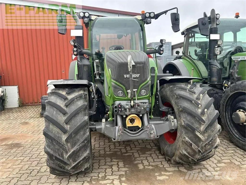 Fendt 724 vario Traktori