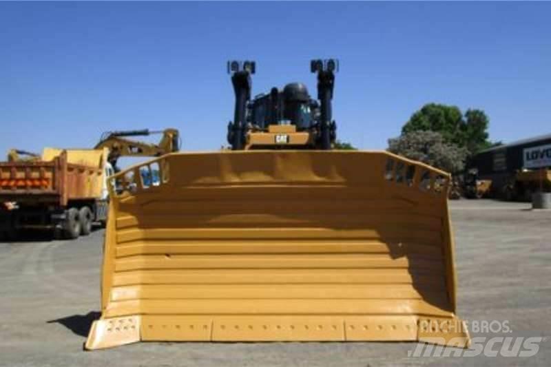 CAT D8R Kāpurķēžu buldozeri