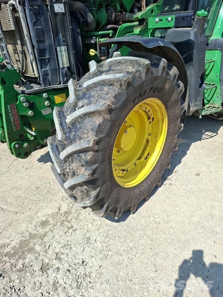 John Deere 6110M Traktori