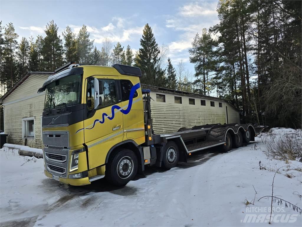 Volvo FH 16 750 Treileri meža tehnikas transportēšanai