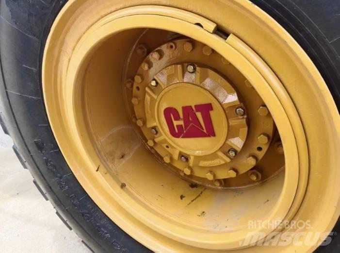 CAT 966H Iekrāvēji uz riteņiem