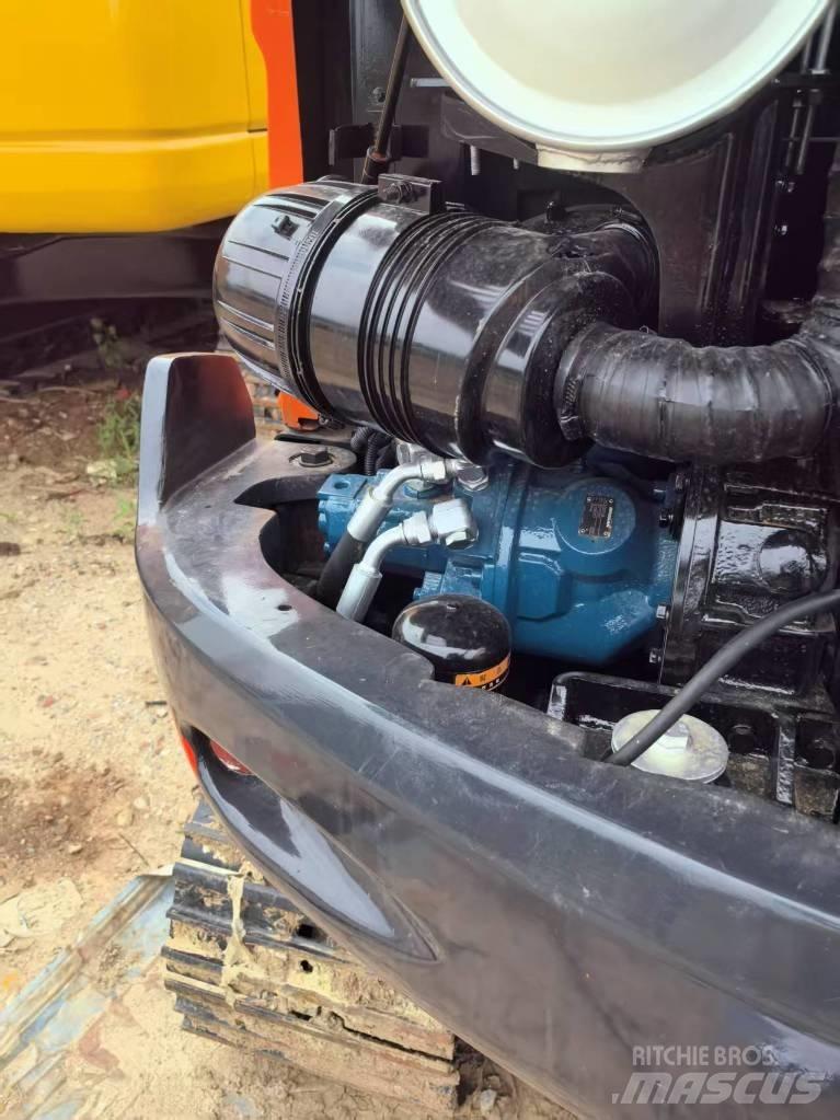 Doosan DX 60 Kāpurķēžu ekskavatori