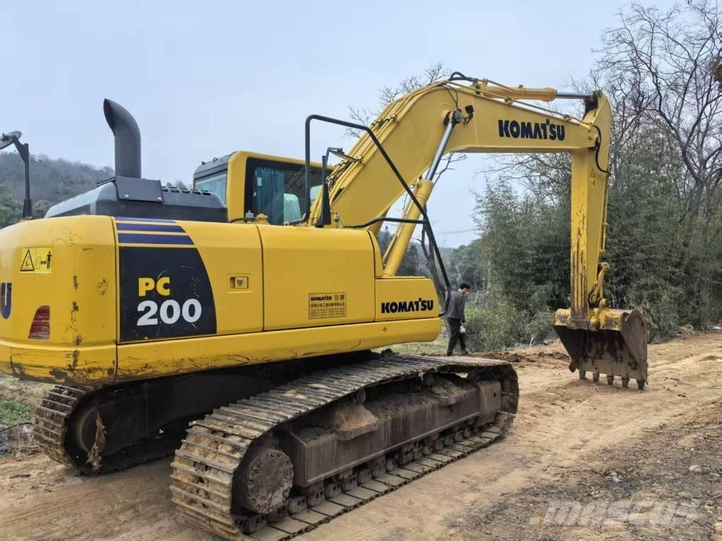 Komatsu PC 200-8 Vidēja lieluma ekskavatori 7 t - 12 t