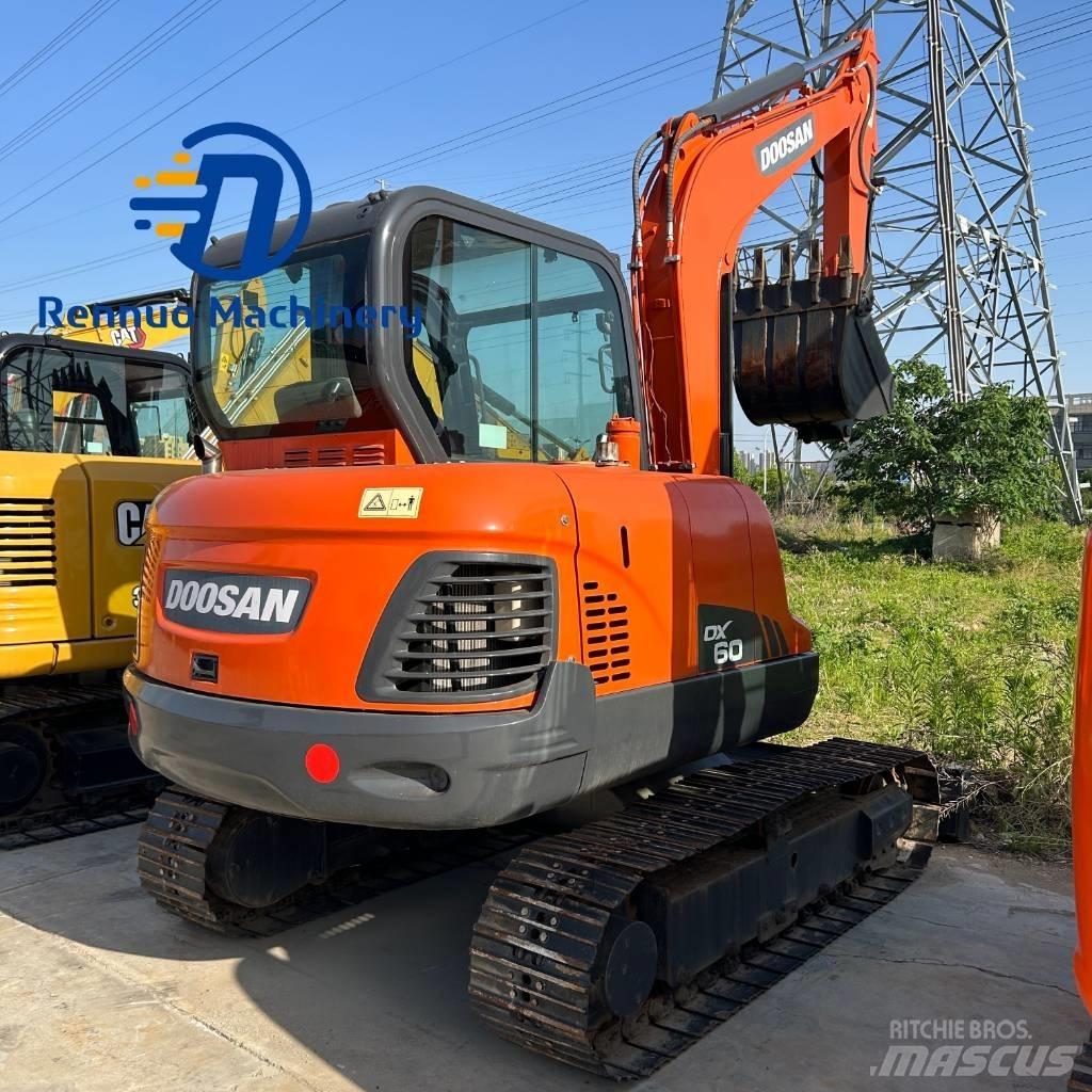 Doosan DX 60 Kāpurķēžu ekskavatori
