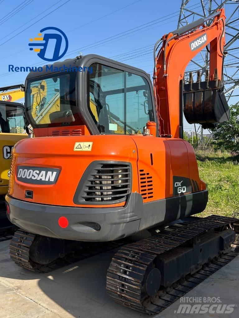 Doosan DX 60 Kāpurķēžu ekskavatori