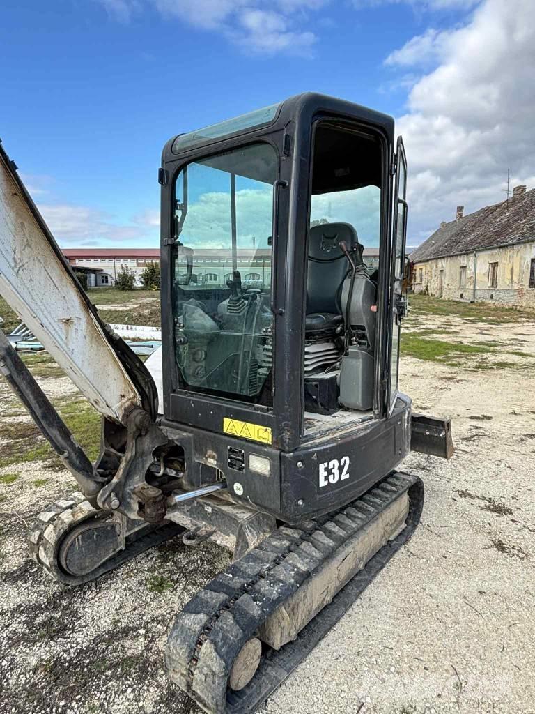 Bobcat E 32 Mini ekskavatori < 7 t