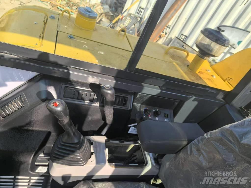 Komatsu PC 58 Kāpurķēžu ekskavatori