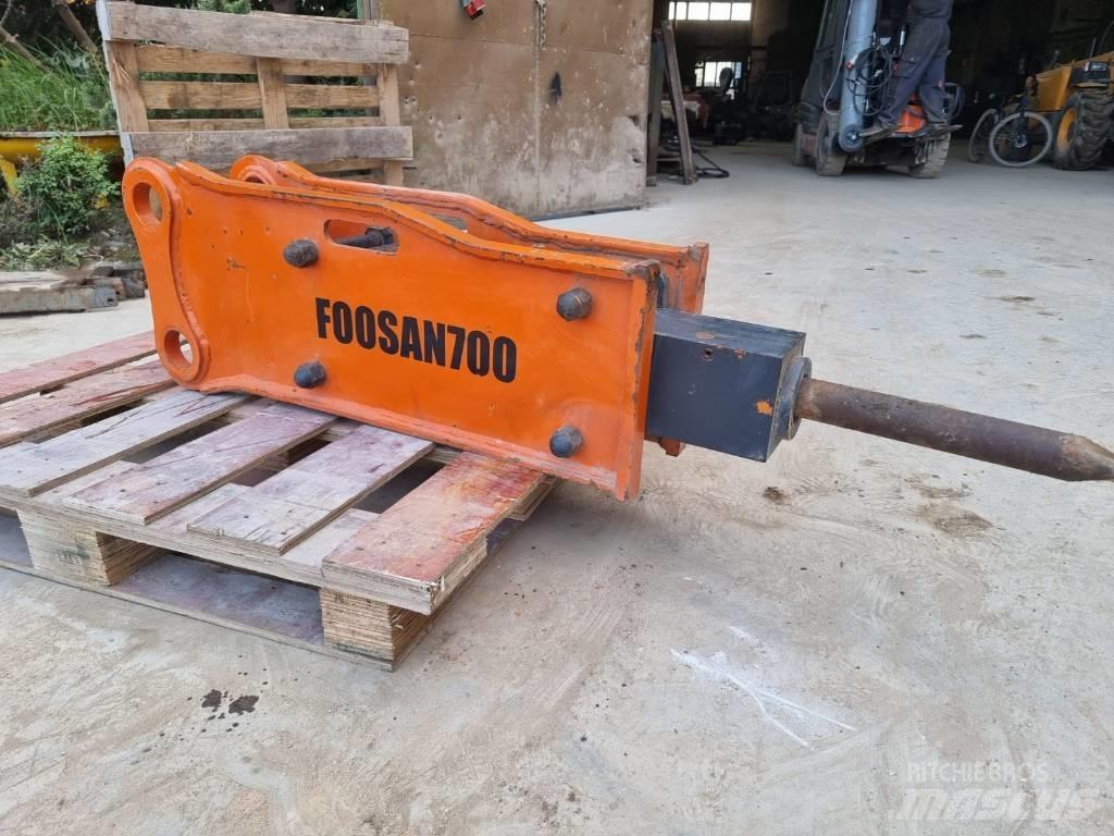  Foosan 700 Āmuri/Drupinātāji