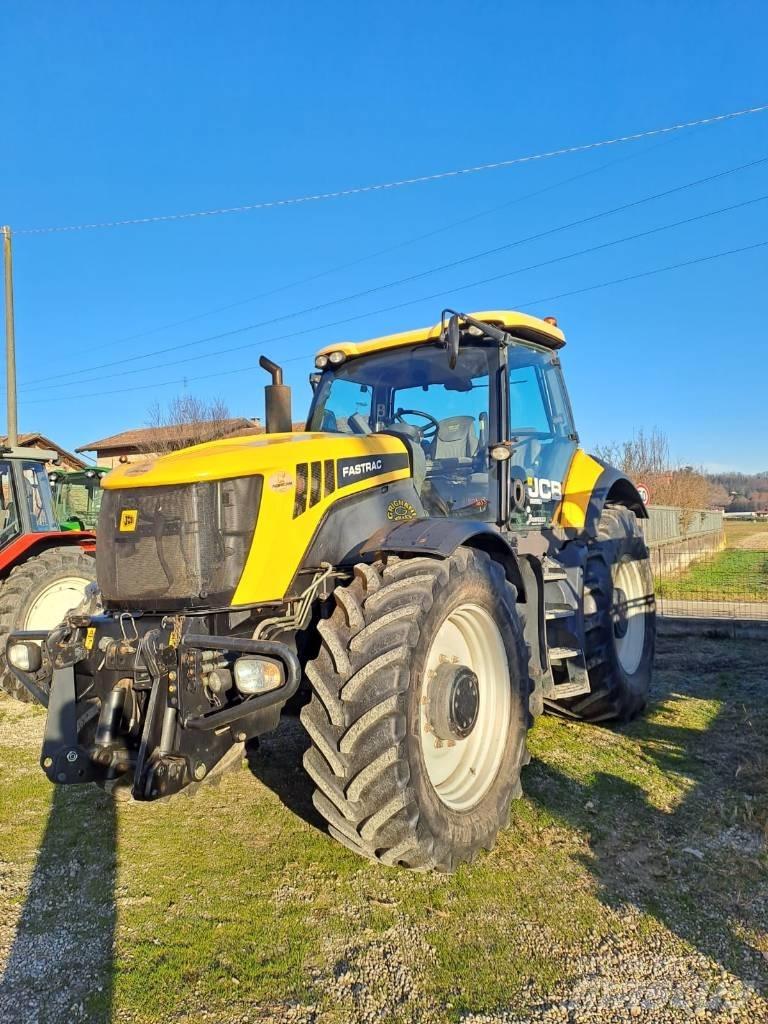 JCB Fastrac 8250 Traktori