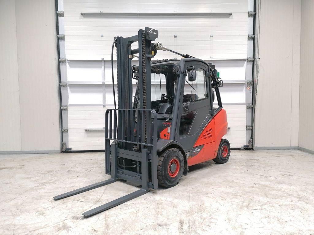 Linde H30D-02 Tehnika ar dīzeļa dzinēju