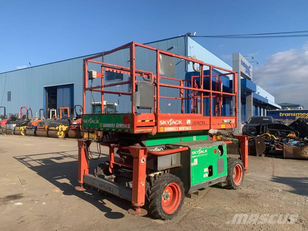 SkyJack SJ 6832 RT Šķerveida pacēlāji