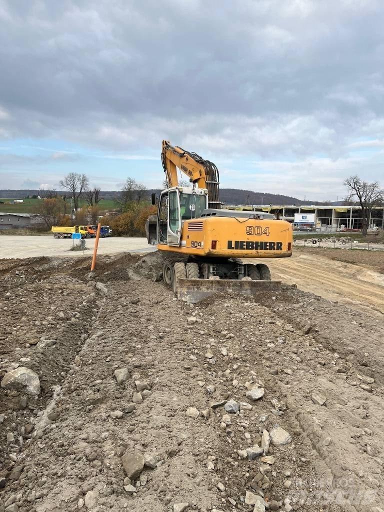 Liebherr A-904 900 Ekskavatori uz riteņiem