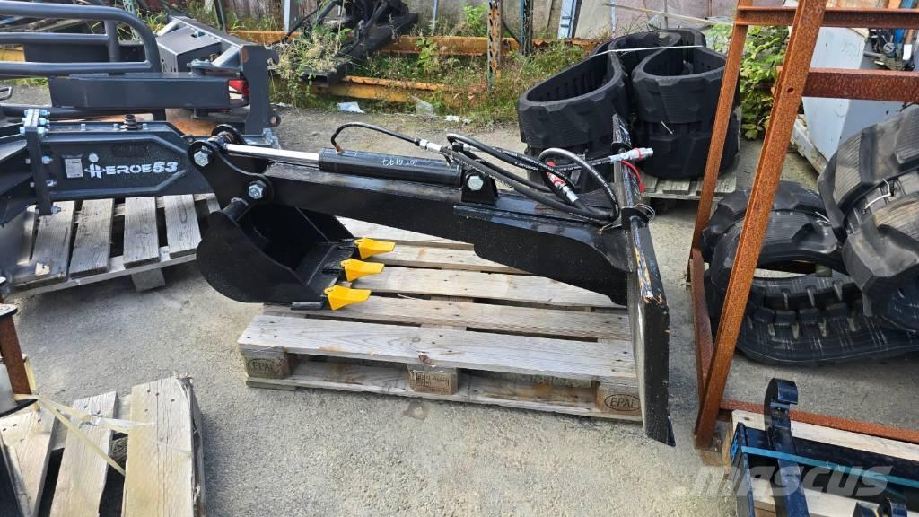  Grävarm Avant bobcat Lietoti riteņu kompaktiekrāvēji