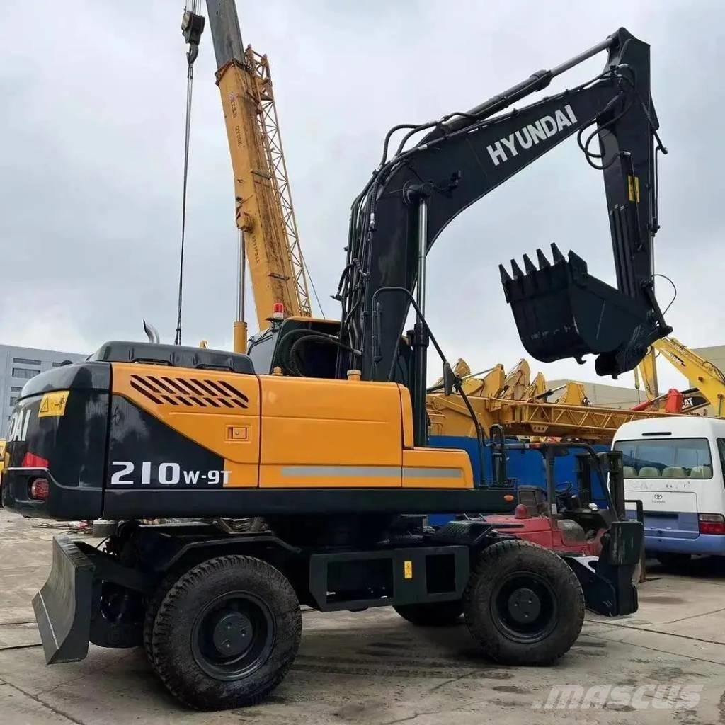 Hyundai R210W-9T Ekskavatori uz riteņiem