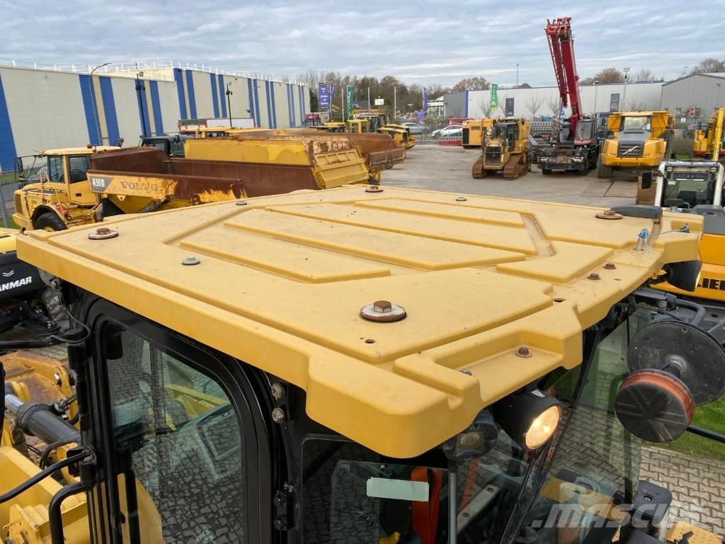 CAT 980M Iekrāvēji uz riteņiem