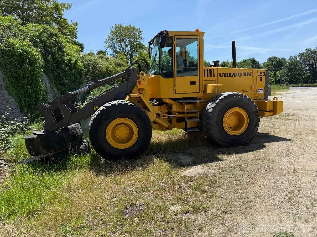 Volvo L90B Iekrāvēji uz riteņiem