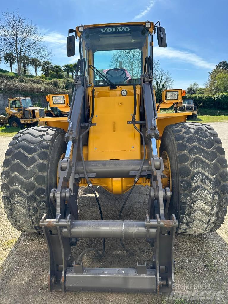 Volvo L90B Iekrāvēji uz riteņiem