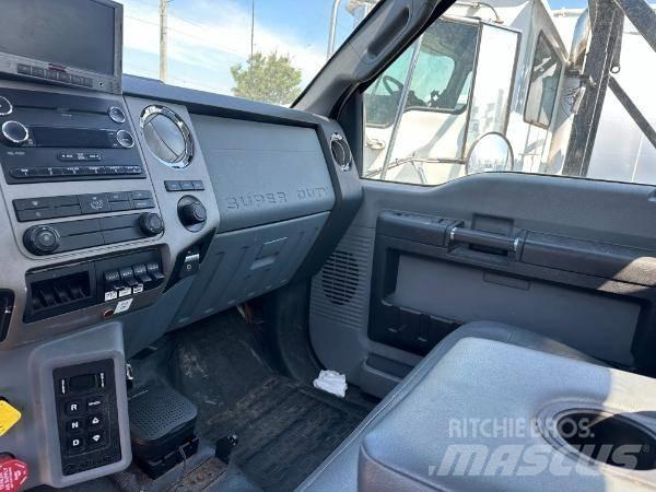 Ford F 750 Atkritumu izvešanas transports