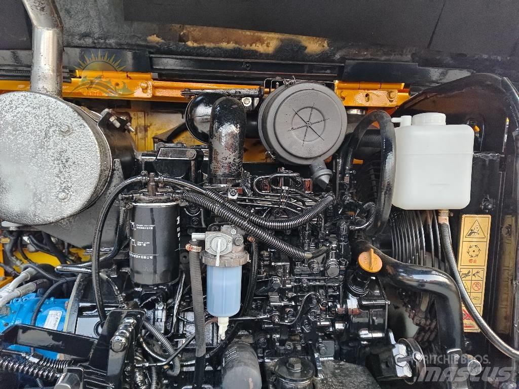 Hyundai R60W Ekskavatori uz riteņiem