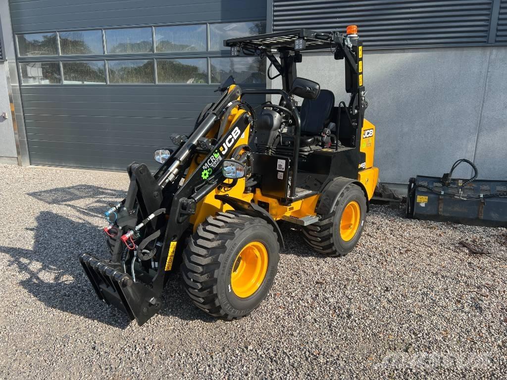 JCB 403 Plus Mini iekrāvēji