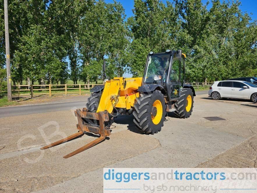 JCB 526-56 Agri Lauksaimniecības pacēlāji