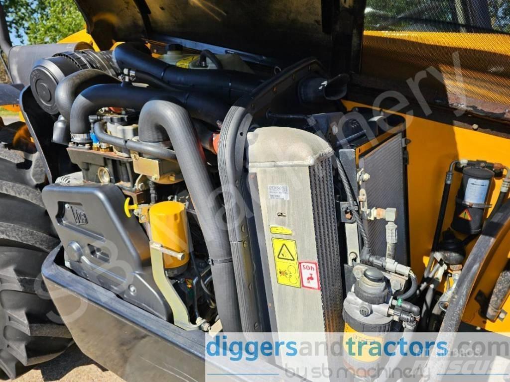 JCB 526-56 Agri Lauksaimniecības pacēlāji