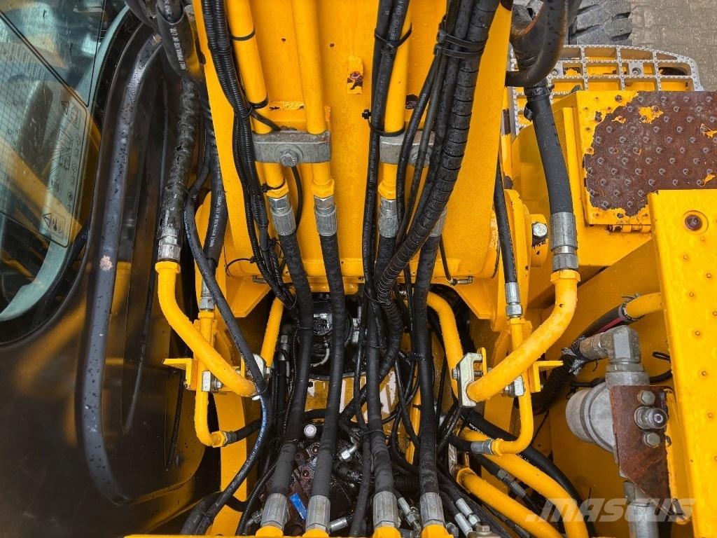 JCB JS 145 W - 160 W Ekskavatori uz riteņiem