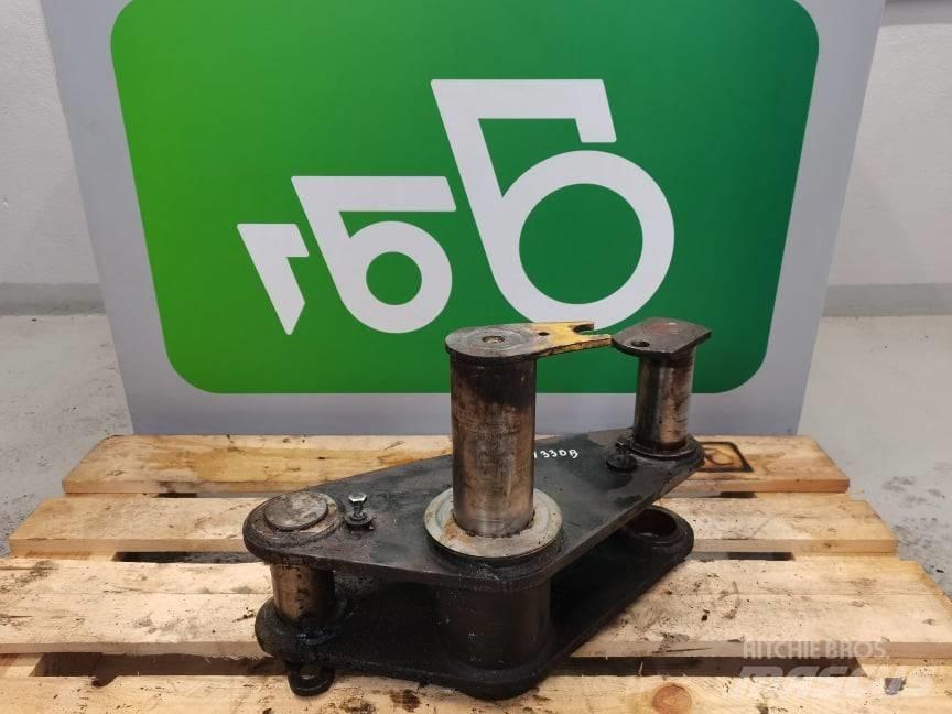 CAT TH 330 {Banan} Strēles un kausi