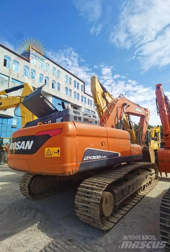 Doosan DX 300 LC Kāpurķēžu ekskavatori
