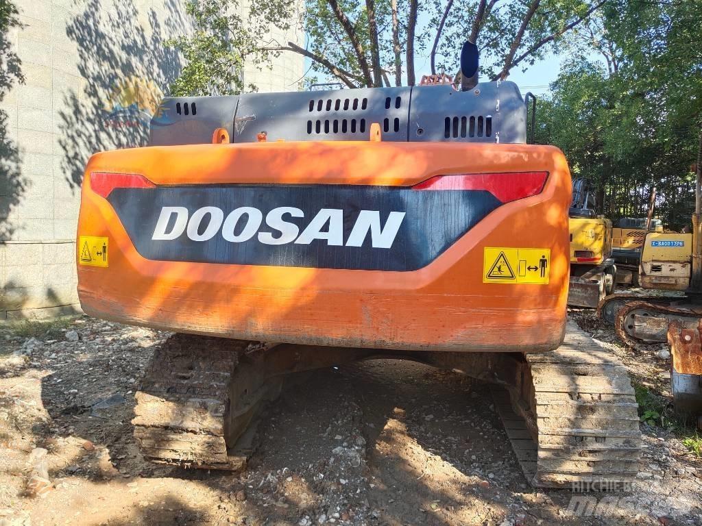 Doosan DX 300 LC Kāpurķēžu ekskavatori