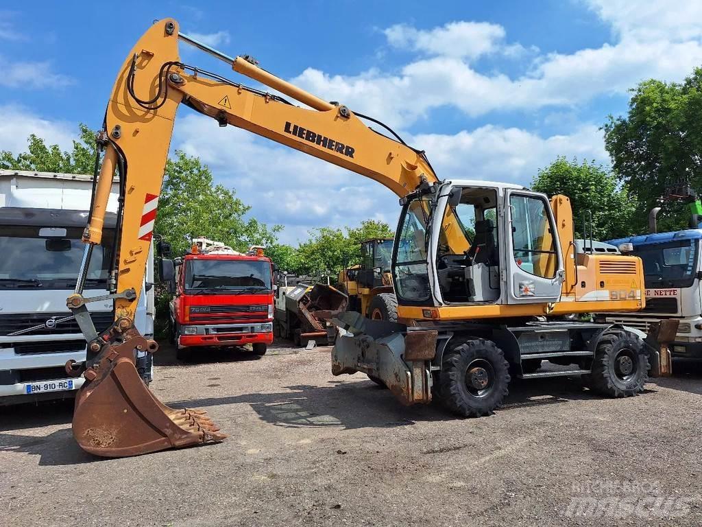 Liebherr A904C Ekskavatori uz riteņiem
