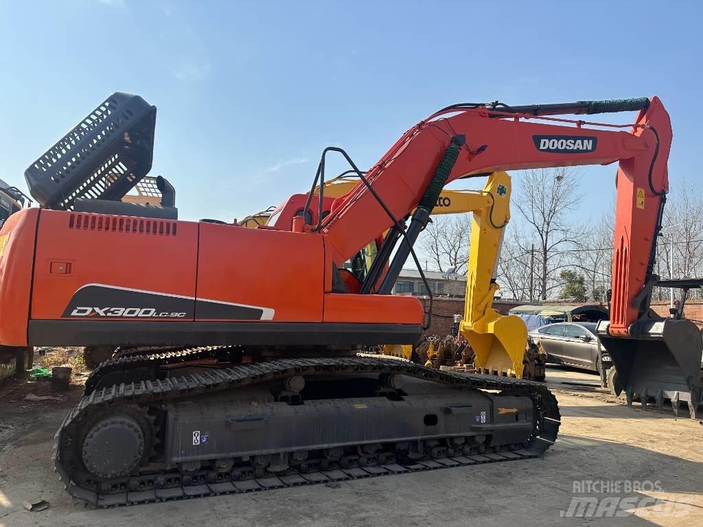 Doosan DX 300 Kāpurķēžu ekskavatori
