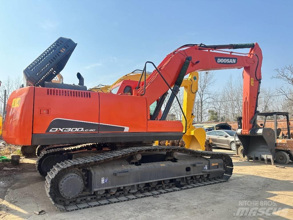 Doosan DX 300 Kāpurķēžu ekskavatori