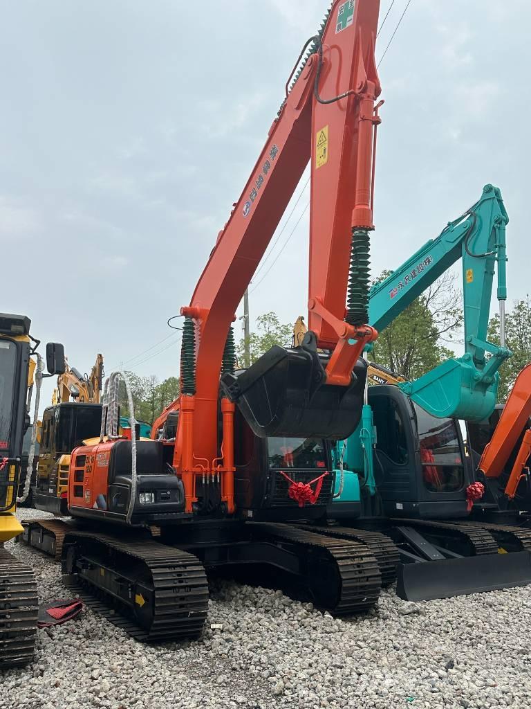 Hitachi ZX 120 Kāpurķēžu ekskavatori