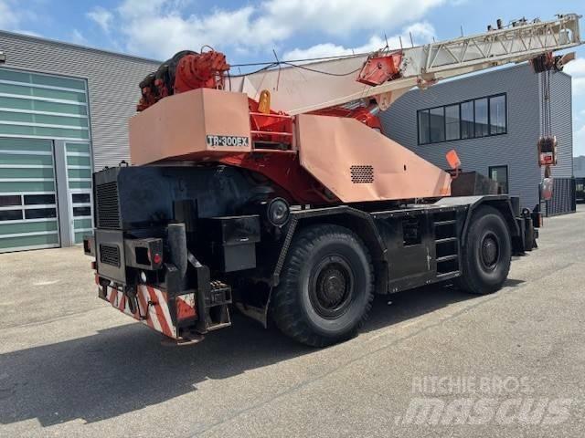 Tadano TR 300 EX Celtņi nelīdzenām virsmām