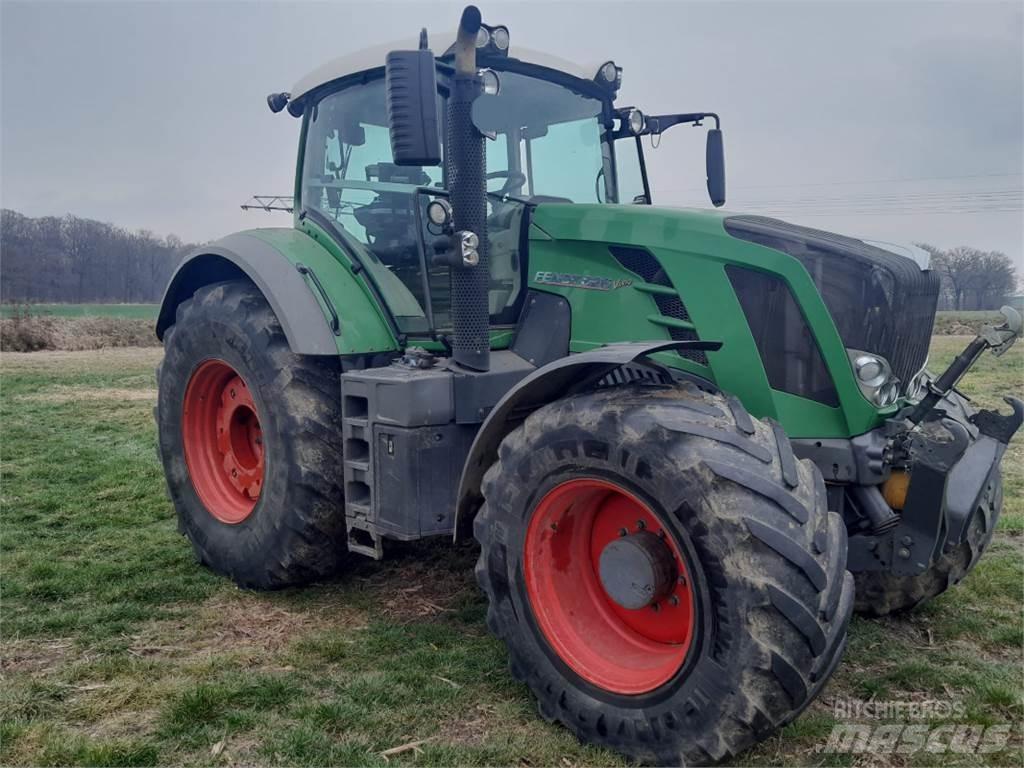 Fendt 826 Vario Traktori