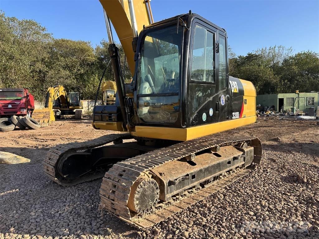 CAT 320 D L Kāpurķēžu ekskavatori