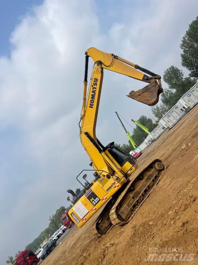 Komatsu pc220-8 Kāpurķēžu ekskavatori