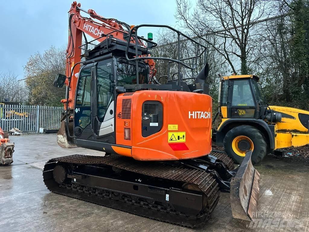 Hitachi ZX 135 US-6 Kāpurķēžu ekskavatori