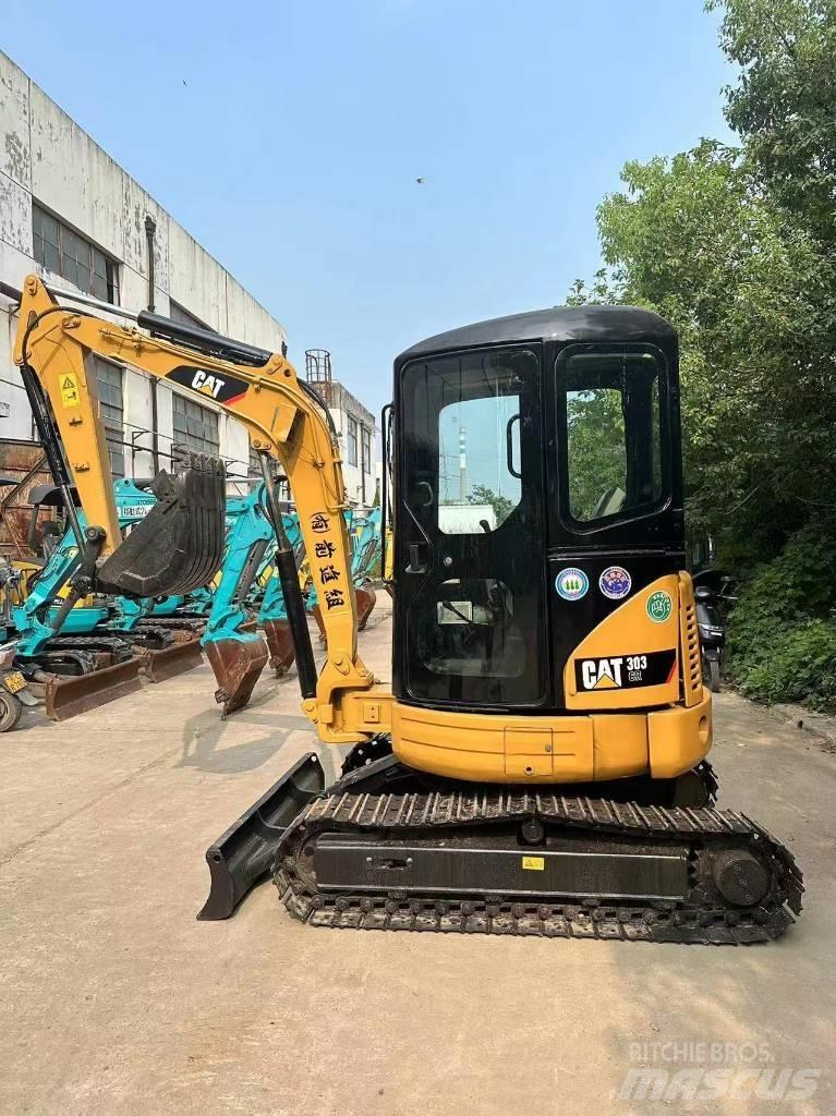 CAT 303 Kāpurķēžu ekskavatori