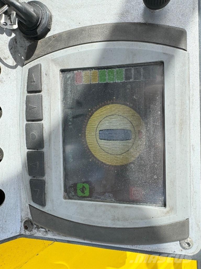 Combilift CBE3000 Četru virzienu krāvēji