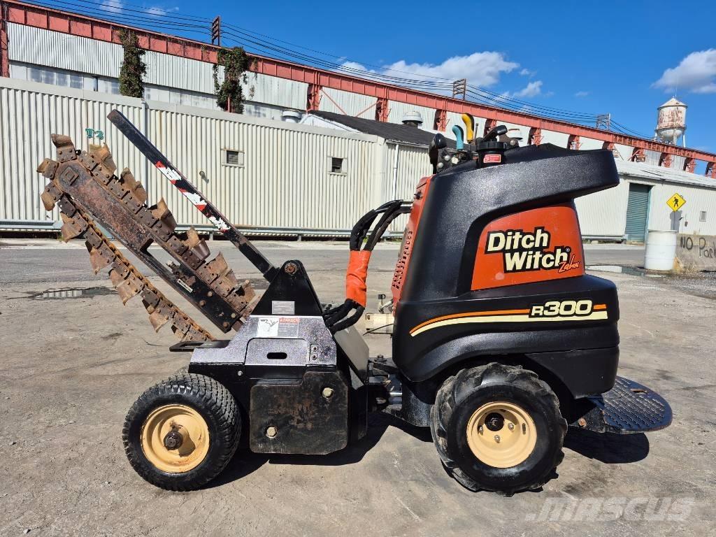 Ditch Witch R300 Tranšeju racēji