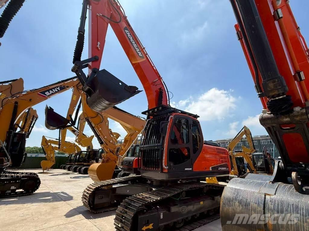 Doosan DX 225 Kāpurķēžu ekskavatori